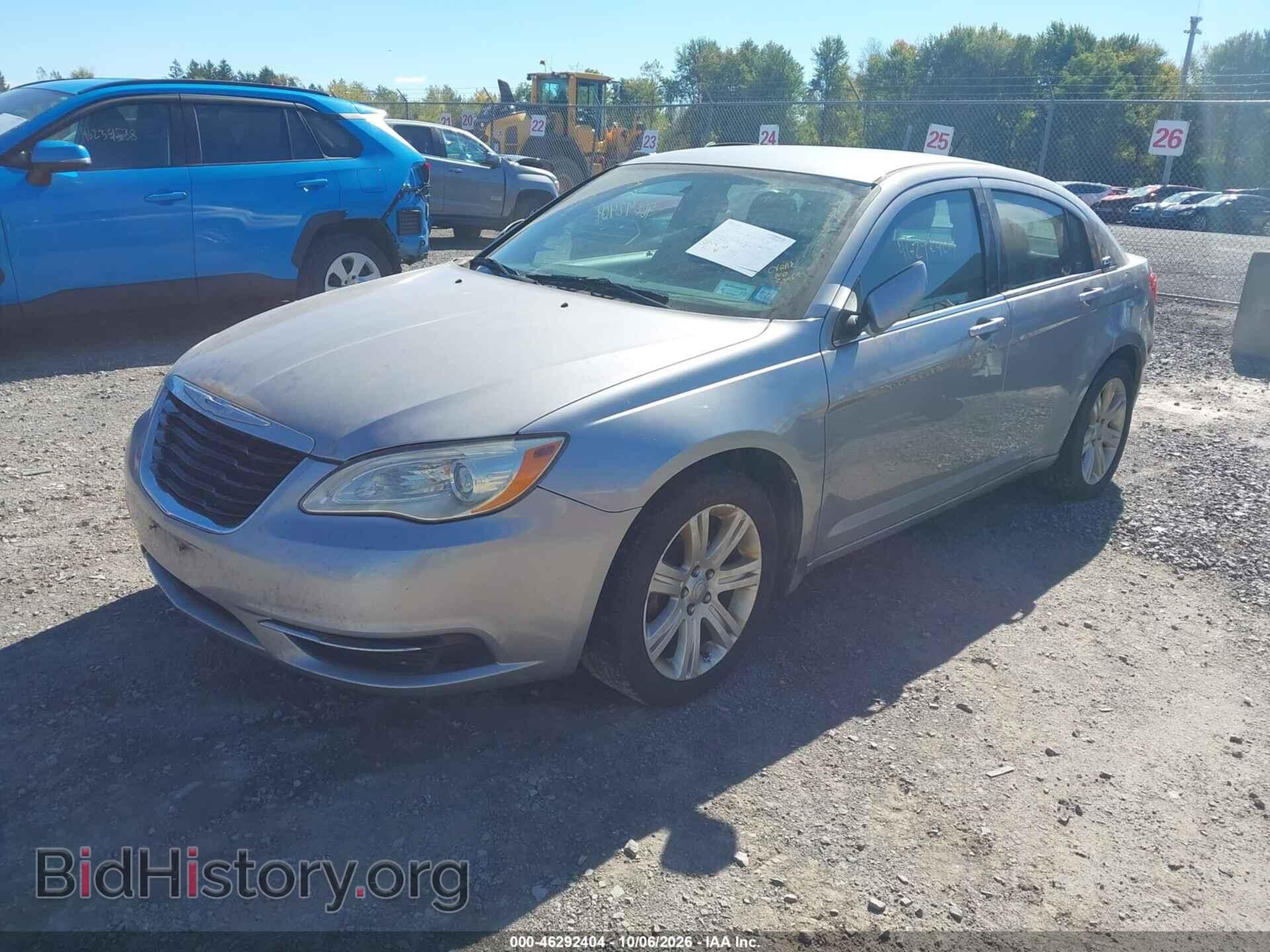 2013 CHRYSLER 200 - VIN: 1C3CCBAB9DN705893 - Photo 2