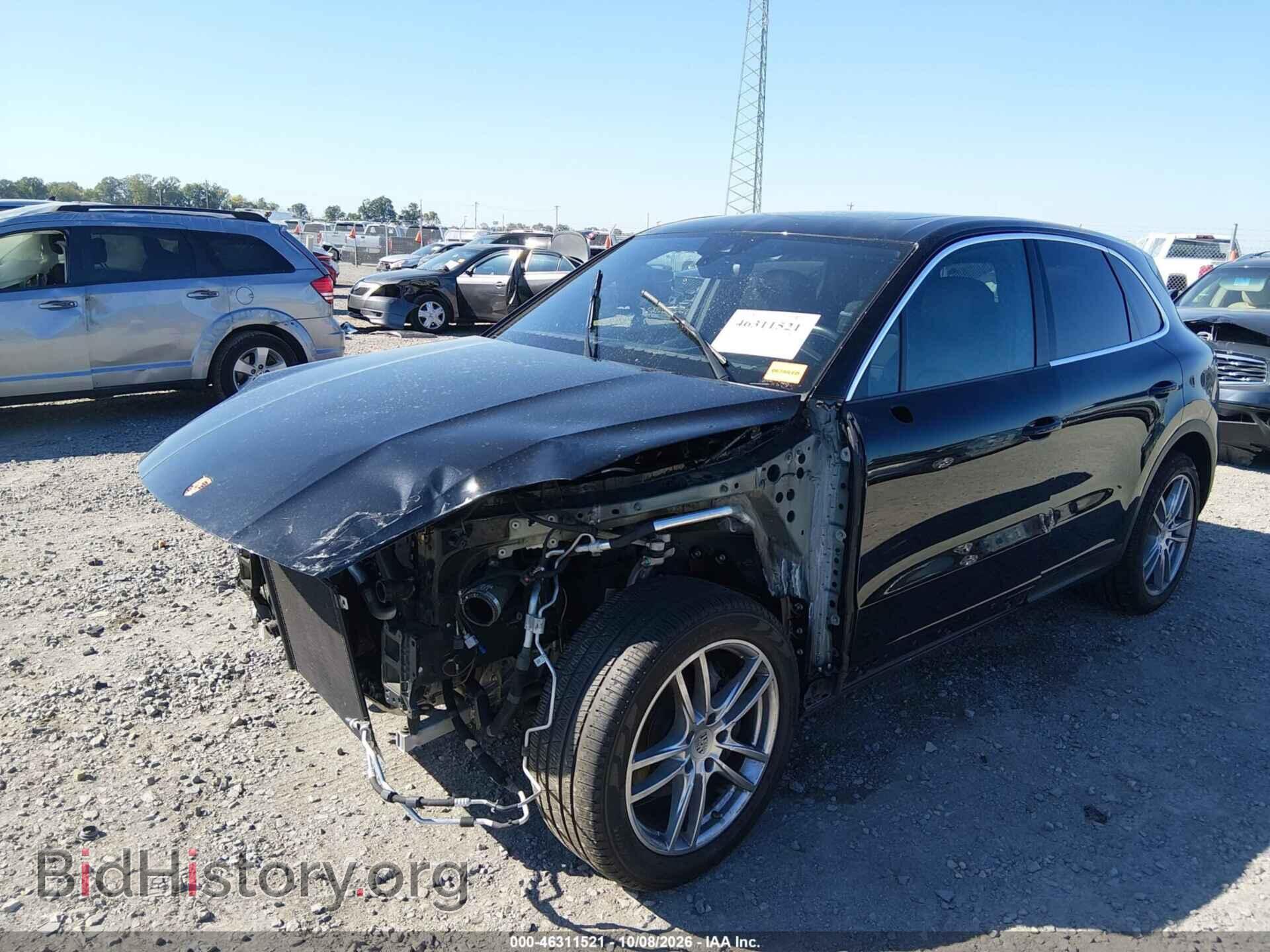 2020 PORSCHE CAYENNE - VIN: WP1AA2AY9LDA03637 - Photo 2