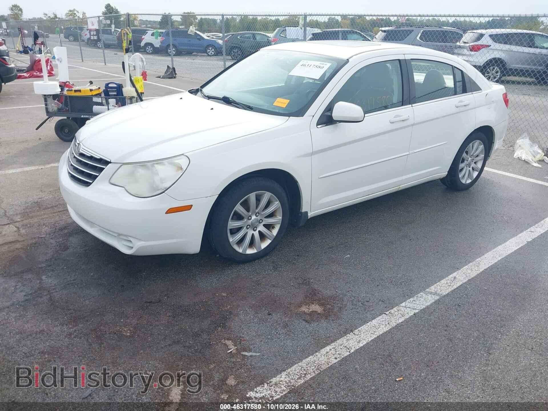 2010 CHRYSLER SEBRING - VIN: 1C3CC5FD7AN132483 - Photo 2