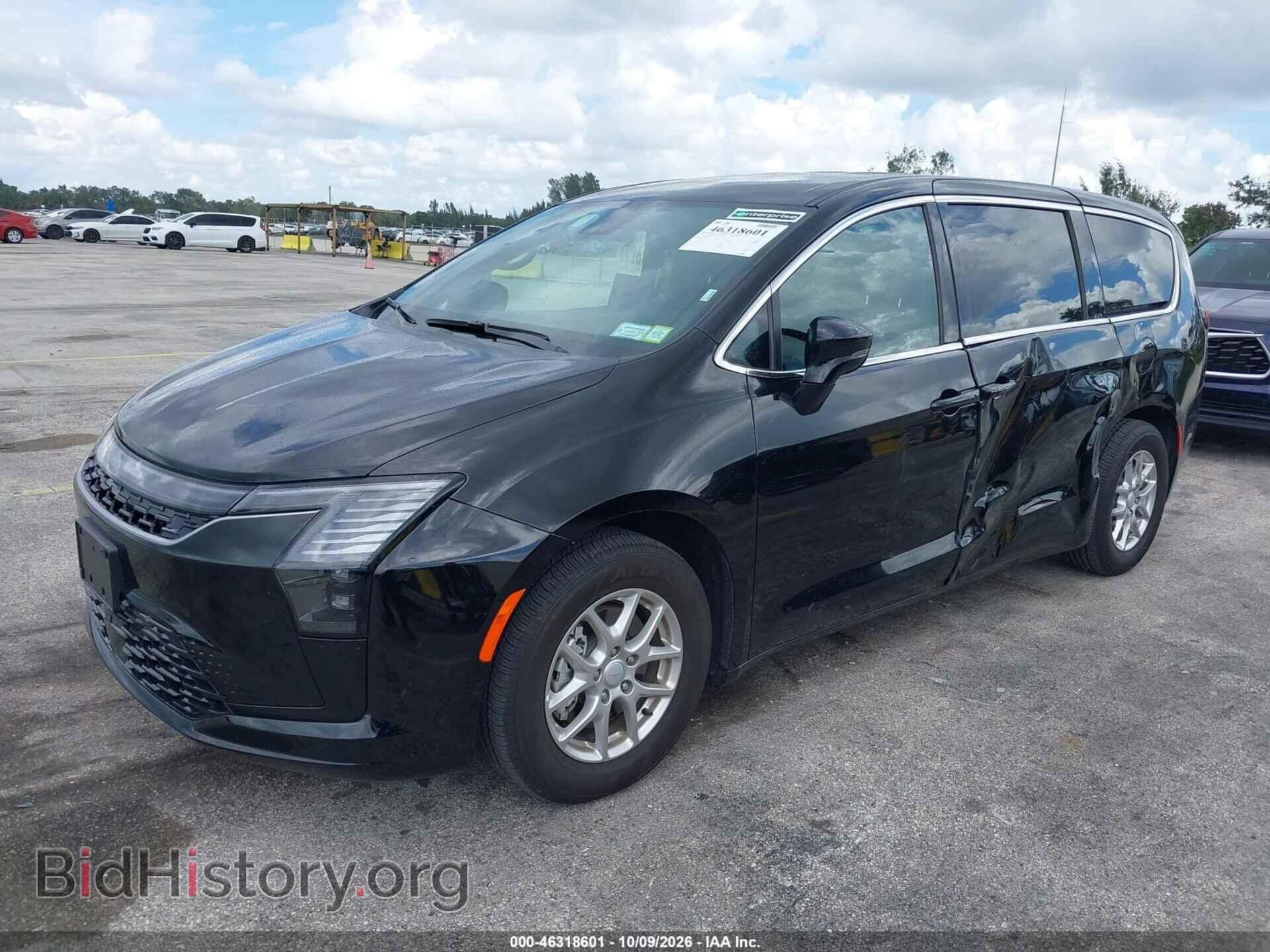 2027 CHRYSLER PACIFICA - VIN: 2C4RC1BG0VR580717 - Photo 2