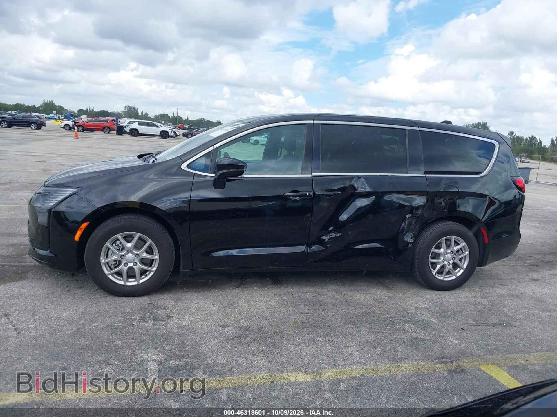 2027 CHRYSLER PACIFICA - VIN: 2C4RC1BG0VR580717 - Photo 14