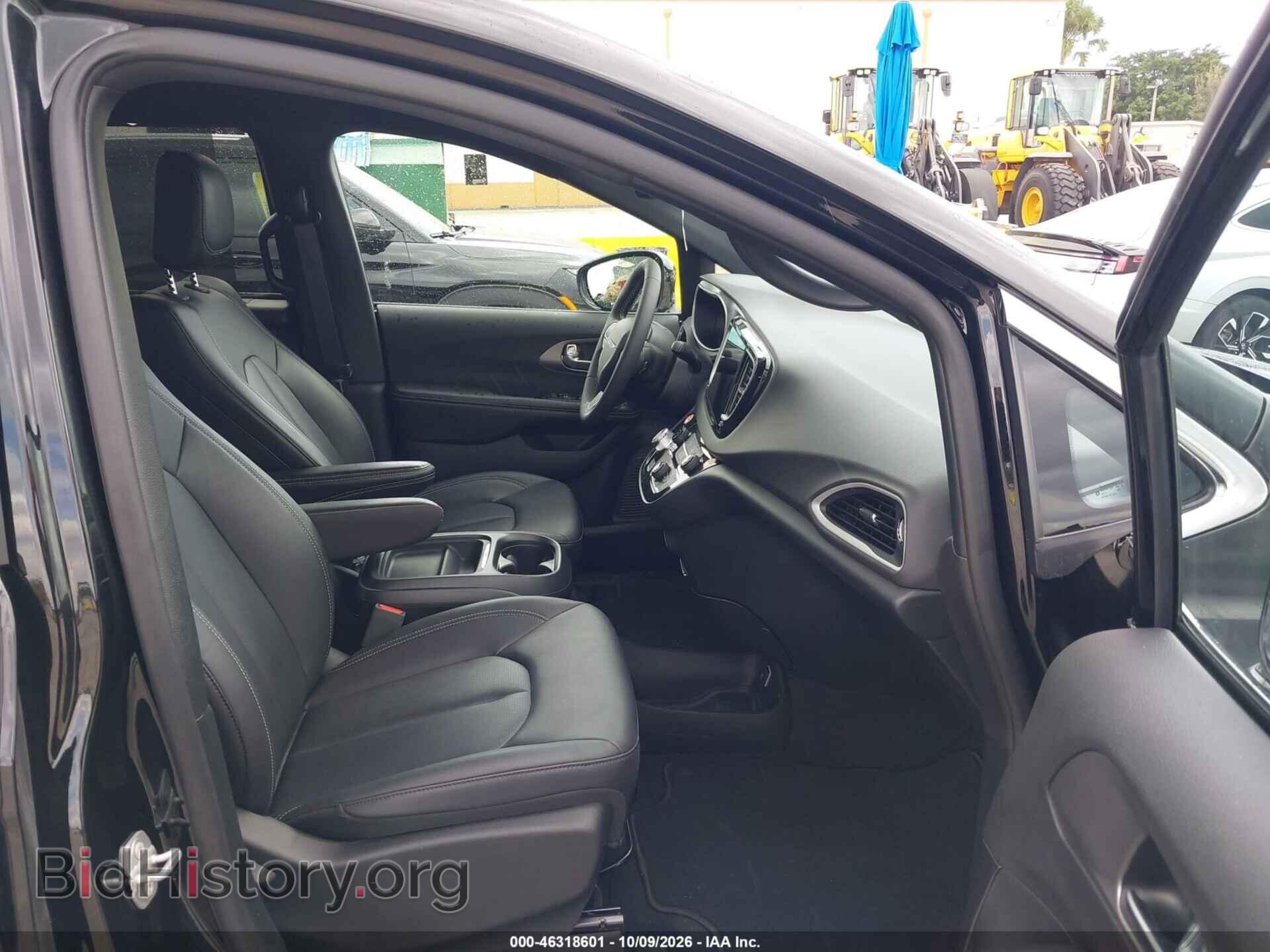 2027 CHRYSLER PACIFICA - VIN: 2C4RC1BG0VR580717 - Photo 5