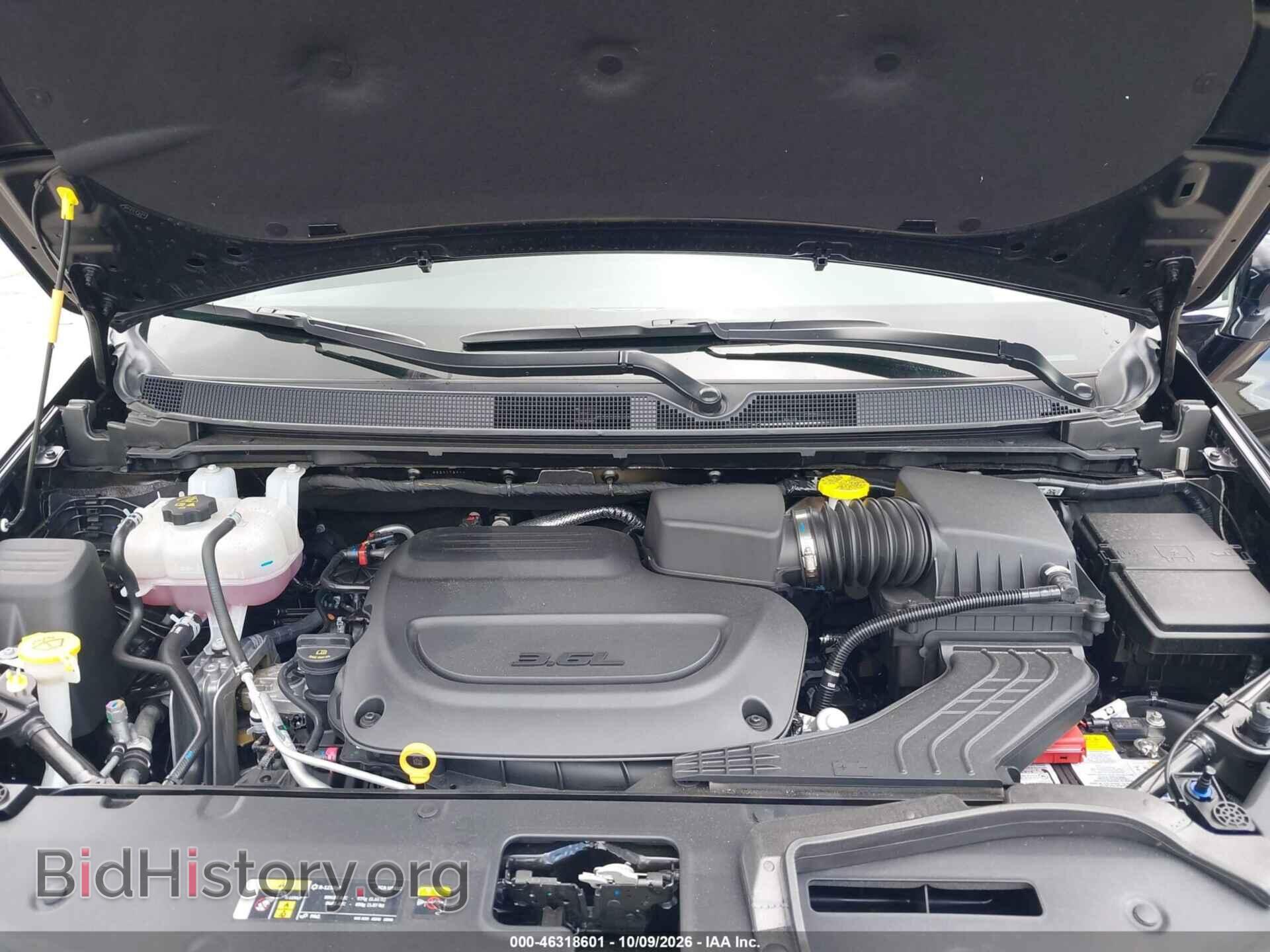 2027 CHRYSLER PACIFICA - VIN: 2C4RC1BG0VR580717 - Photo 10