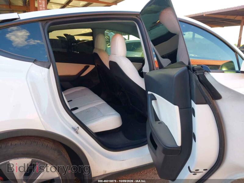 2022 Tesla MODEL Y (VIN 7SAYGDEF4NF347314) — photo 8 of 17