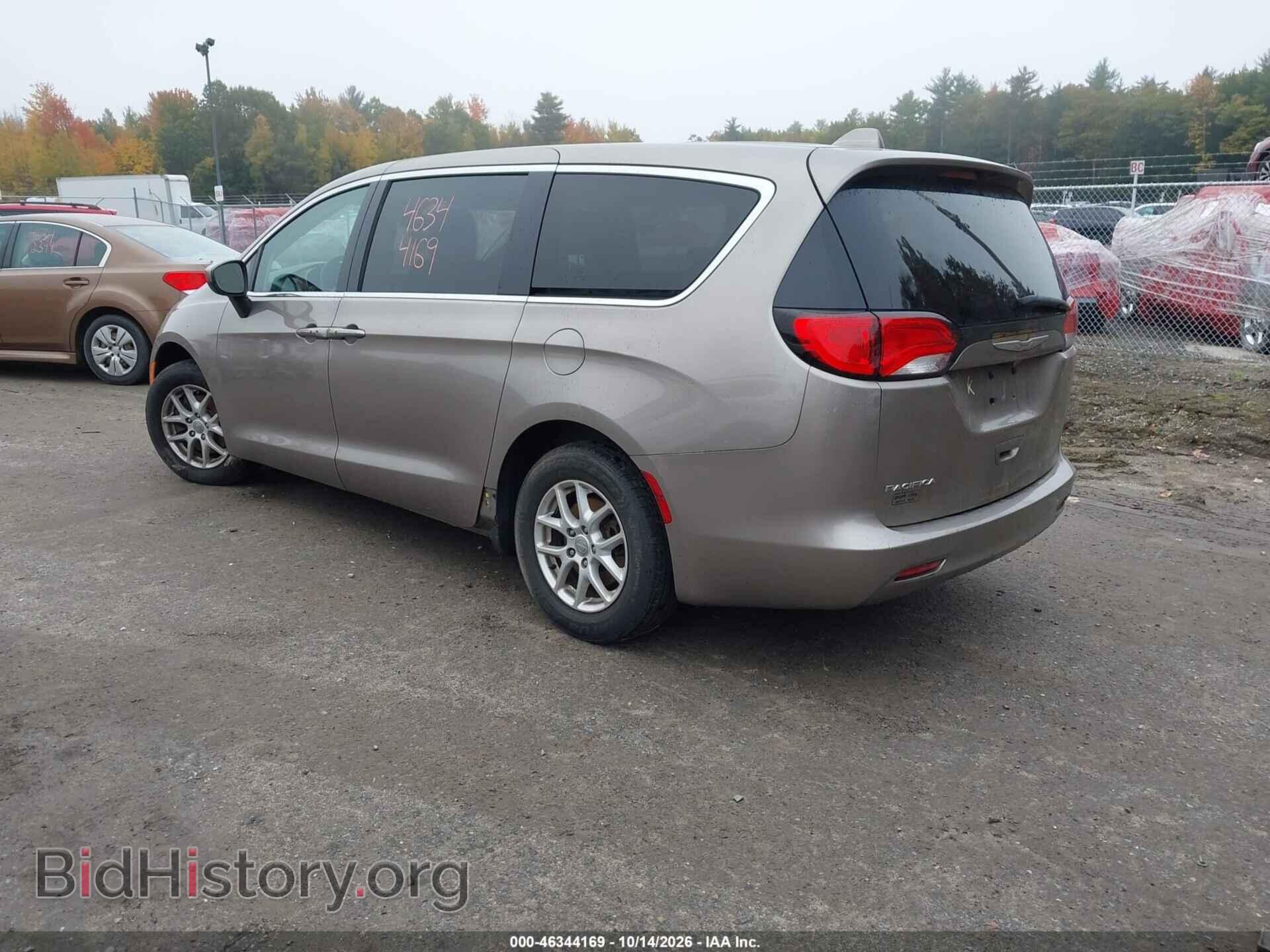 2017 CHRYSLER PACIFICA - VIN: 2C4RC1DG1HR592618 - Фото 3