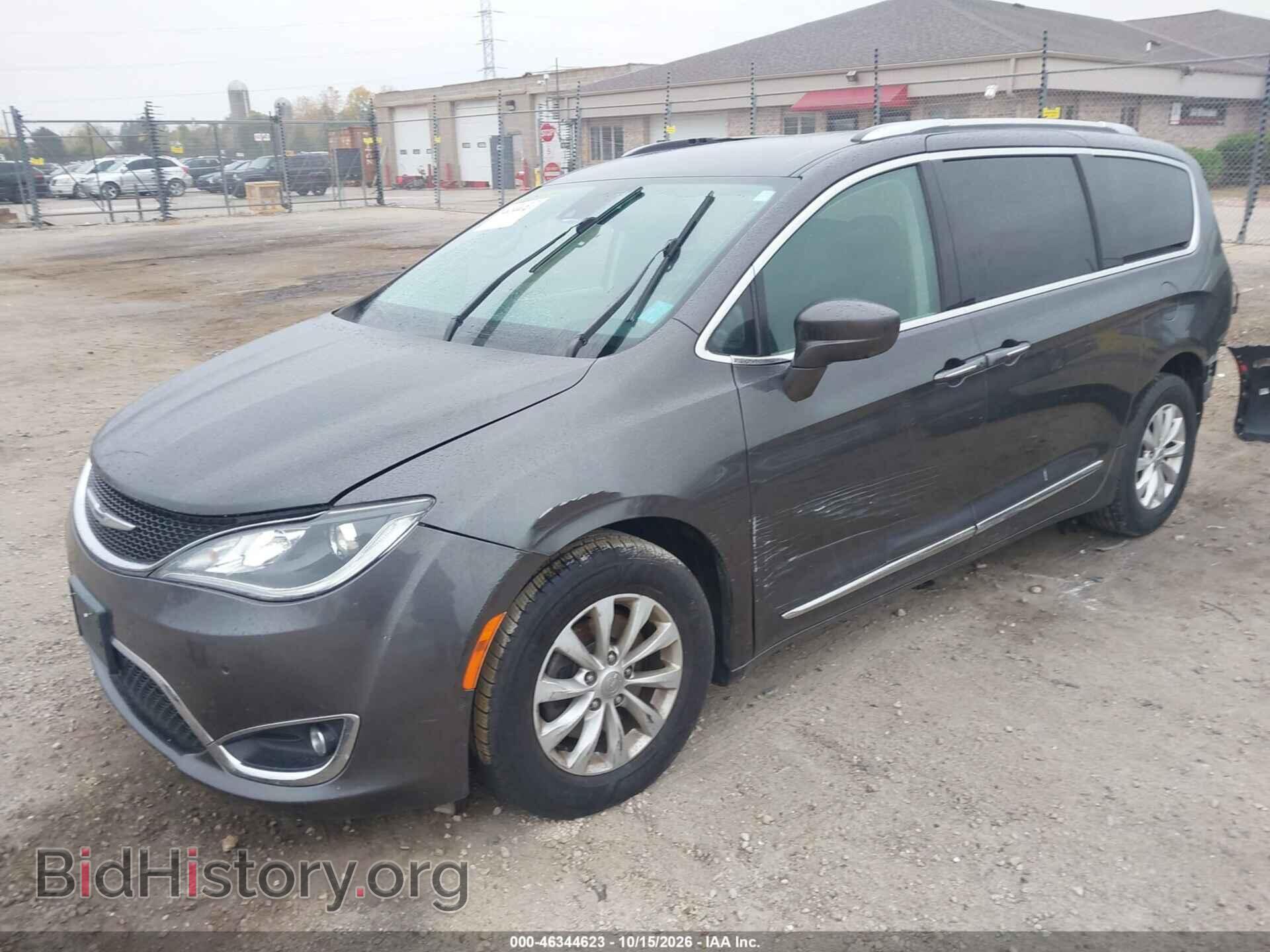 2019 CHRYSLER PACIFICA - VIN: 2C4RC1BG2KR628004 - Photo 2