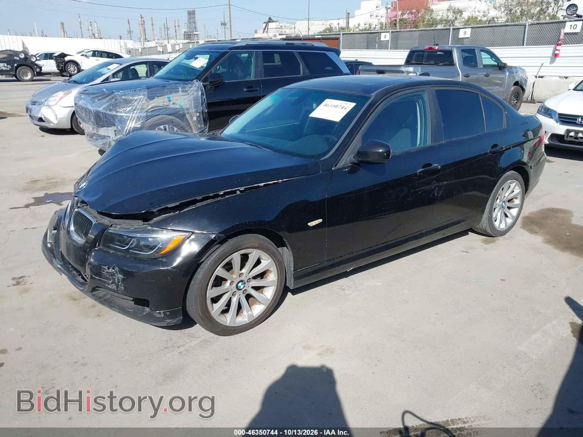 2011 BMW 328I - VIN: WBAPH5G52BNM82947 - Photo 2