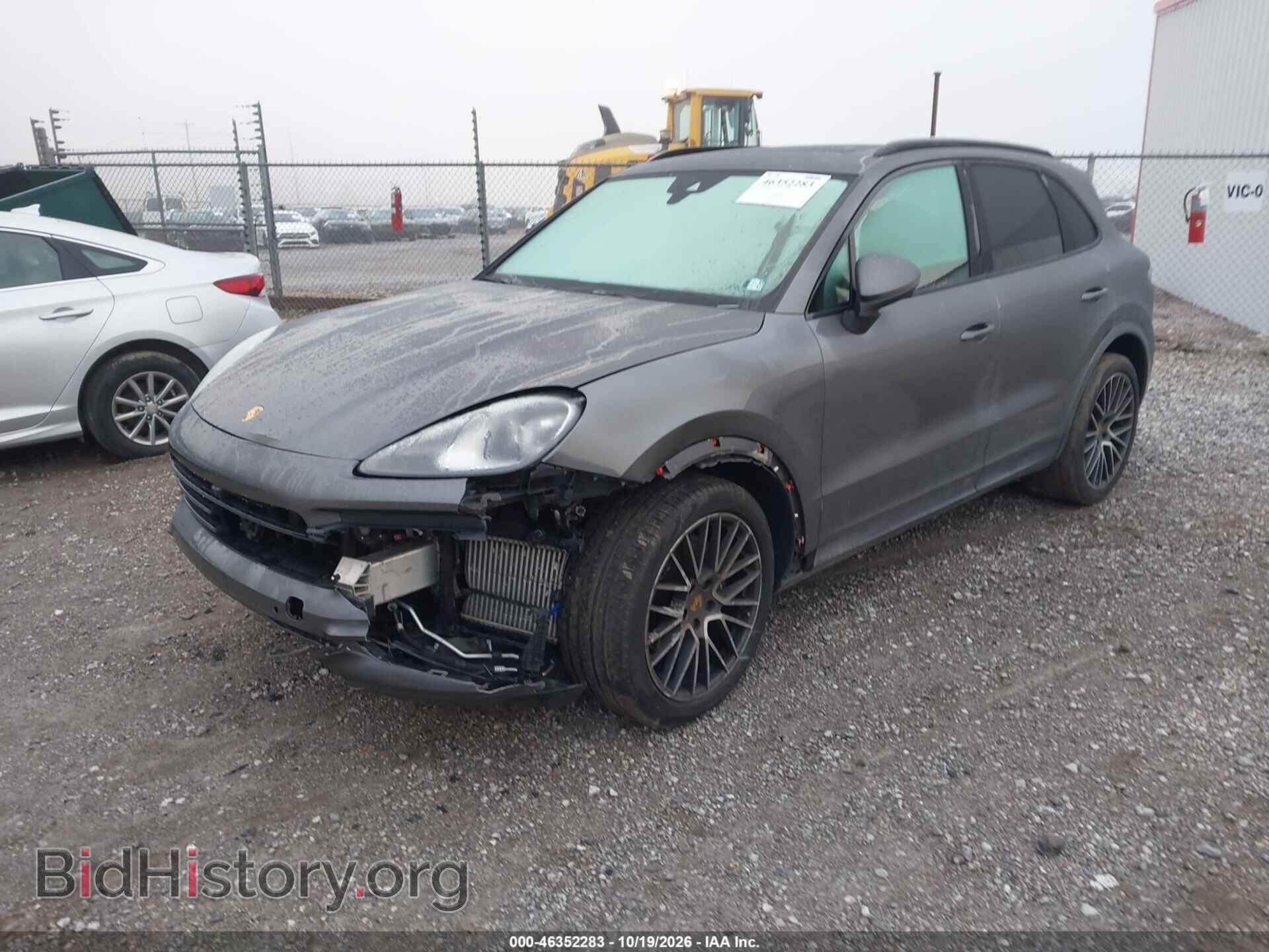 2019 Porsche CAYENNE (VIN WP1AA2AY6KDA18658) — photo 2 of 17