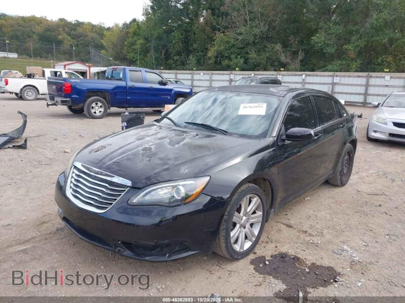 2013 Chrysler 200 (VIN 1C3CCBAB0DN705510) — фото 2 из 11
