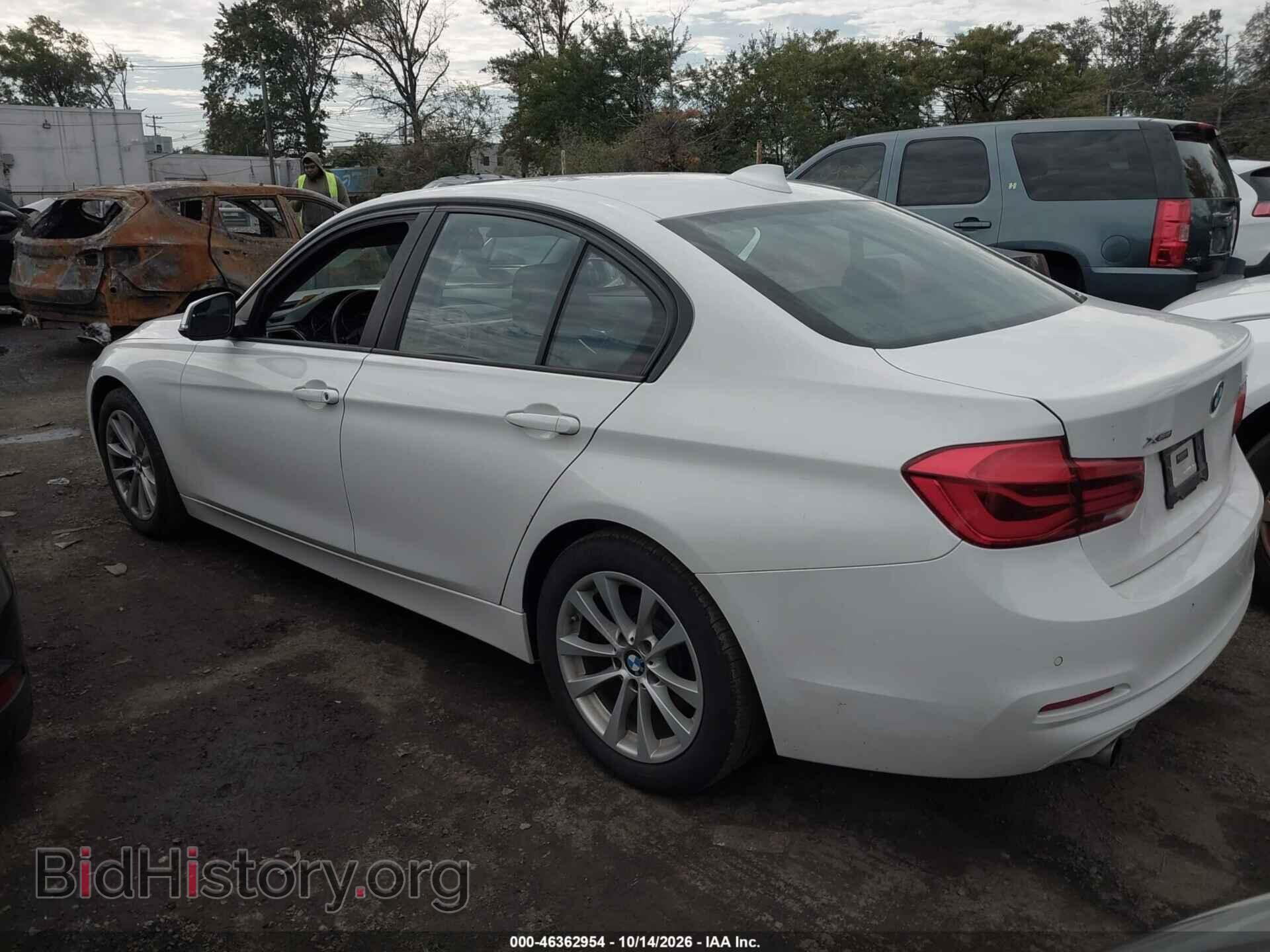 2018 BMW 320I - VIN: WBA8A3C5XJA357932 - Photo 3