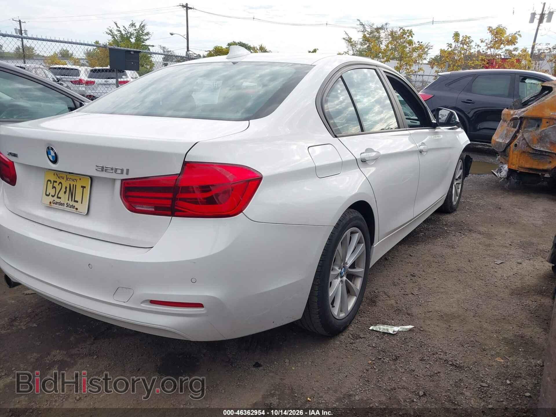 2018 BMW 320I - VIN: WBA8A3C5XJA357932 - Photo 4