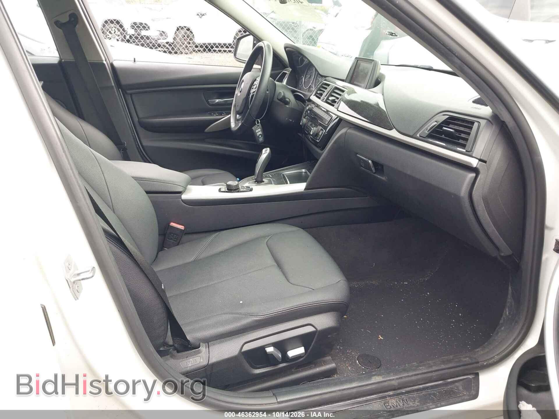 2018 BMW 320I - VIN: WBA8A3C5XJA357932 - Photo 5