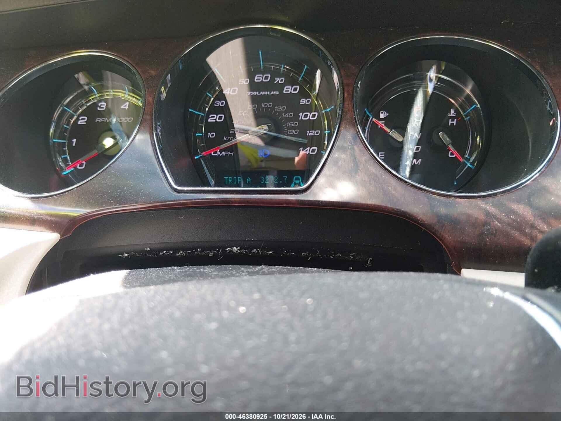 2011 Ford TAURUS (VIN 1FAHP2EW7BG121390) — photo 7 of 17
