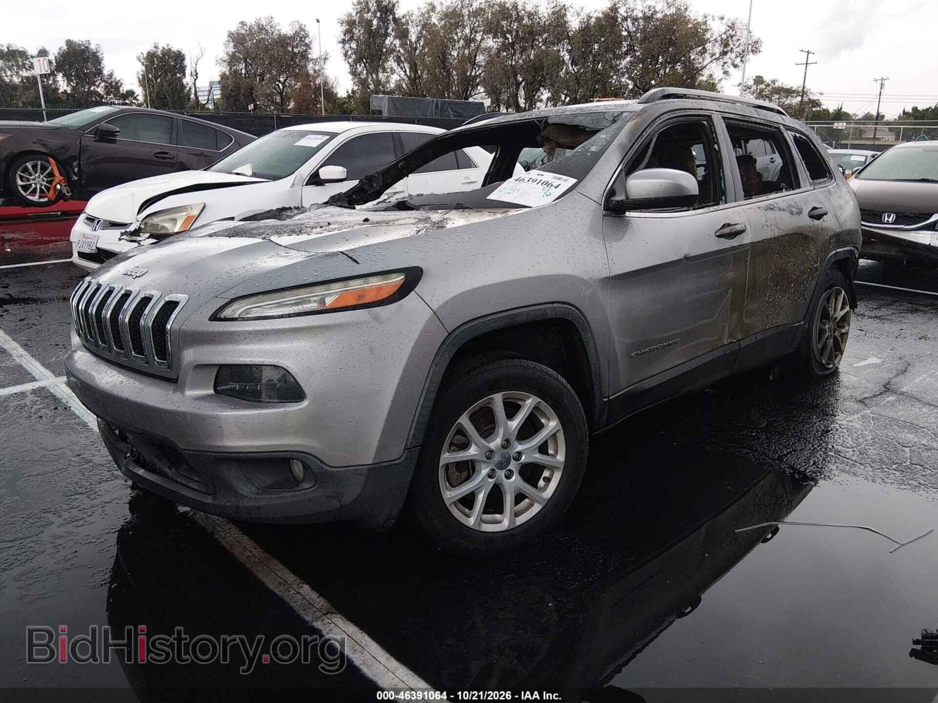 2017 Jeep CHEROKEE (VIN 1C4PJLCB2HW660799) — фото 2 из 16