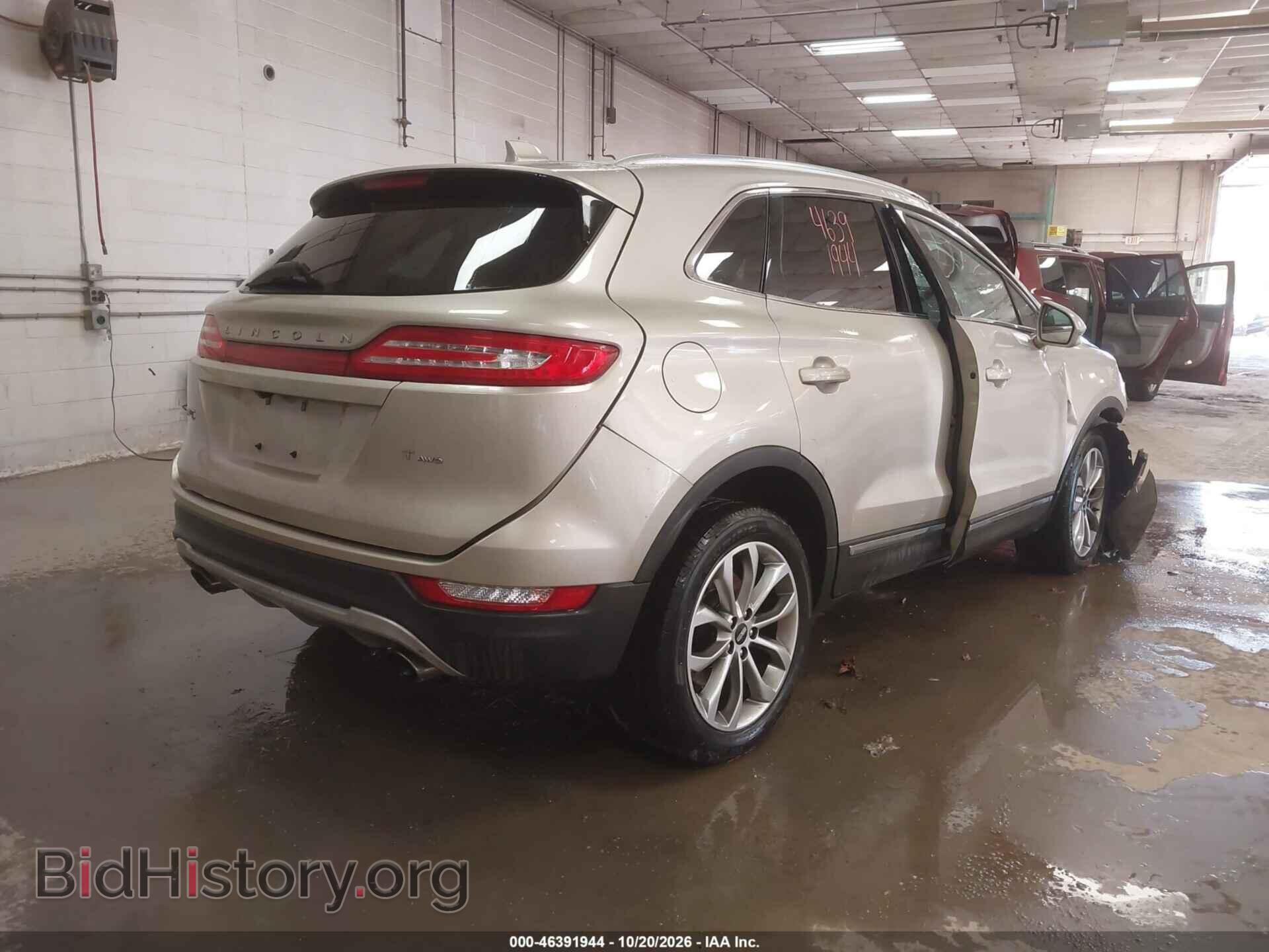 2017 Lincoln MKC (VIN 5LMCJ2D95HUL49909) — photo 4 of 11