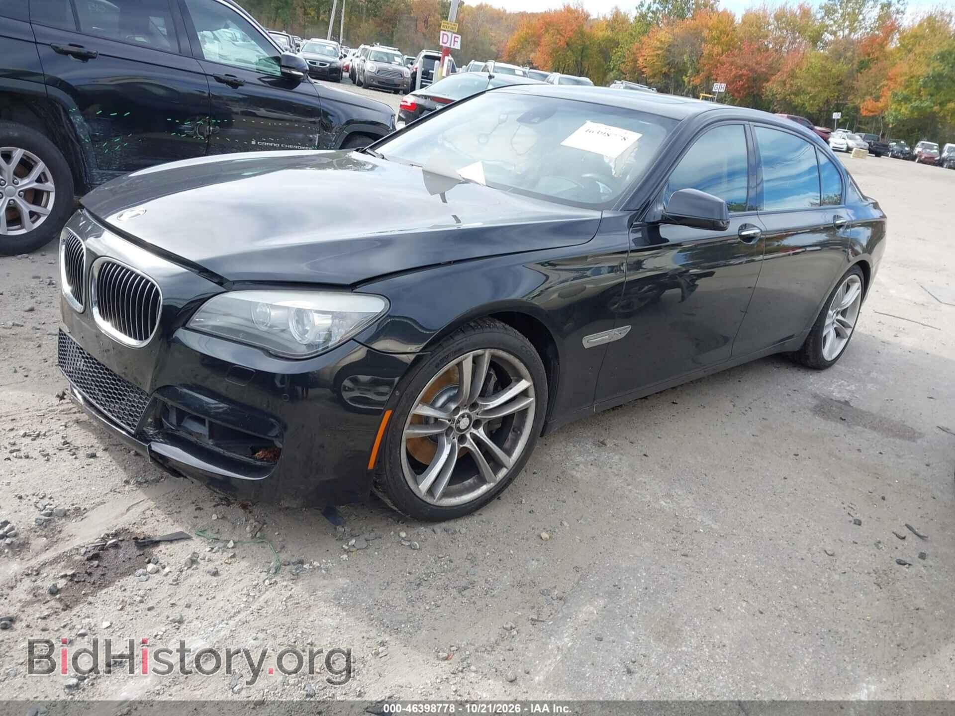 2012 BMW 750LI (VIN WBAKC8C59CC435573) — фото 2 из 11