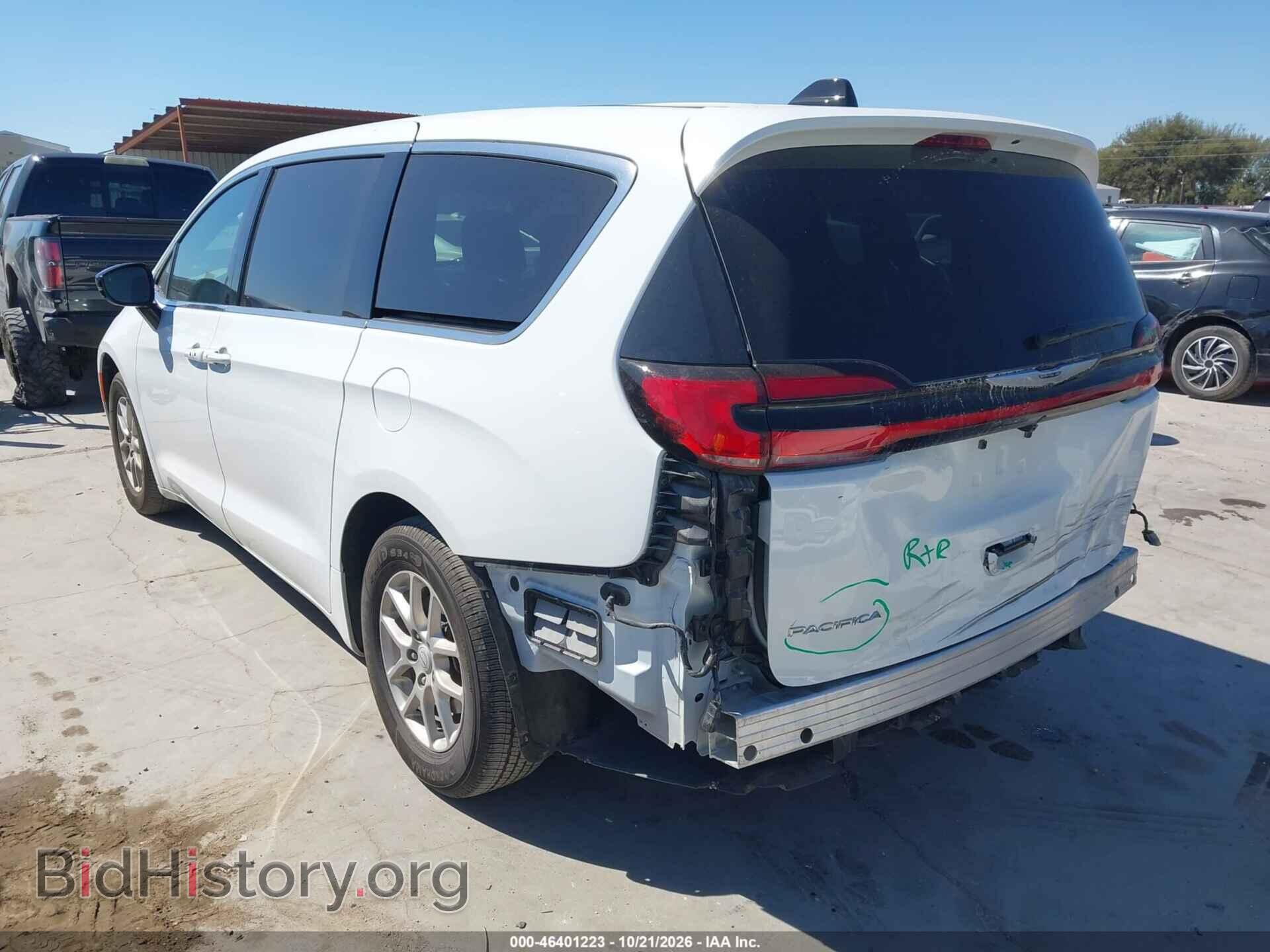 2026 Chrysler PACIFICA (VIN 2C4RC1BG6TR186765) — photo 3 of 18