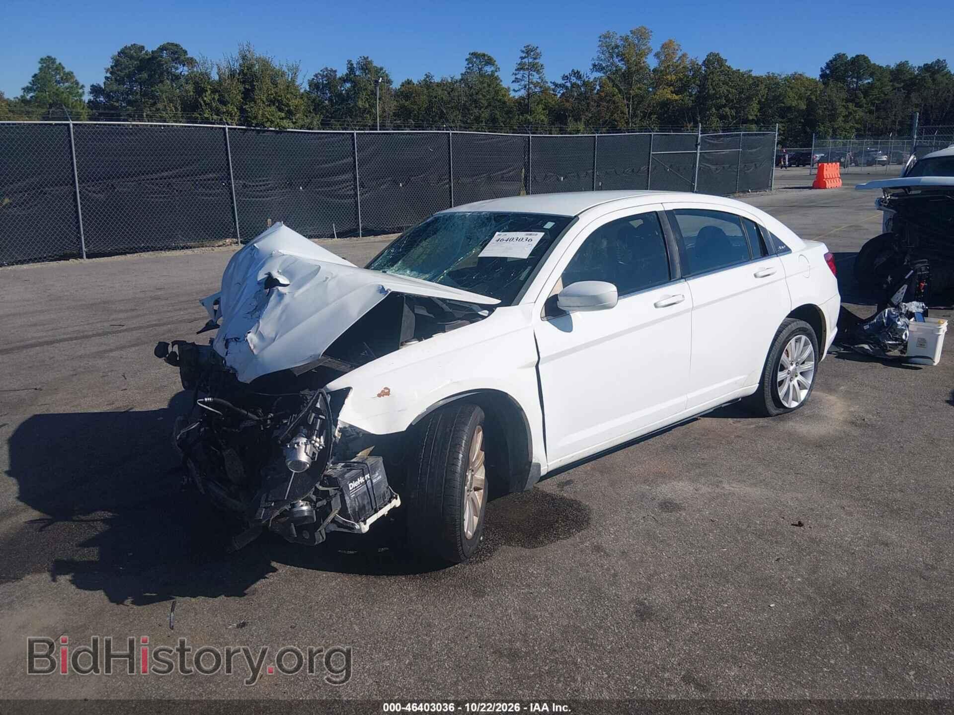 2013 Chrysler 200 (VIN 1C3CCBBG1DN556518) — фото 2 из 16
