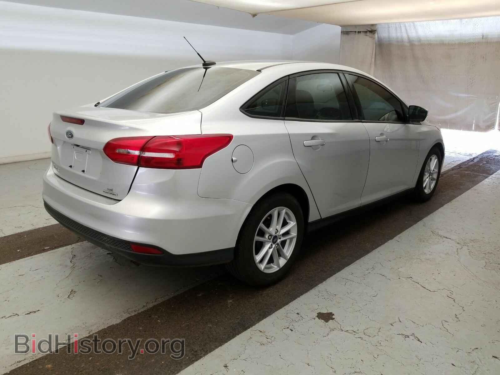 2016 Ford Focus - VIN: 1FADP3F25GL381799 - Фото 4