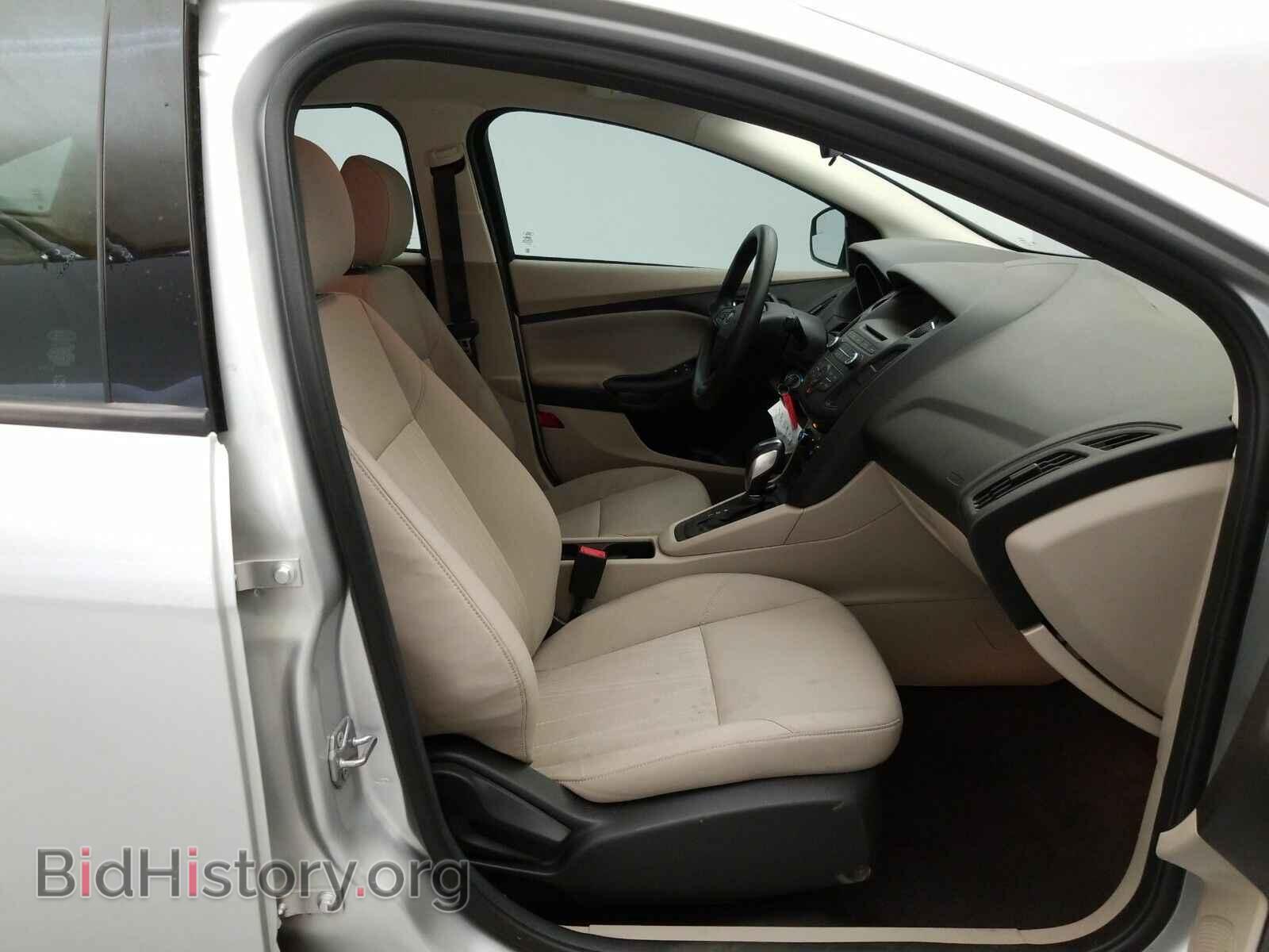 2016 Ford Focus - VIN: 1FADP3F25GL381799 - Фото 8