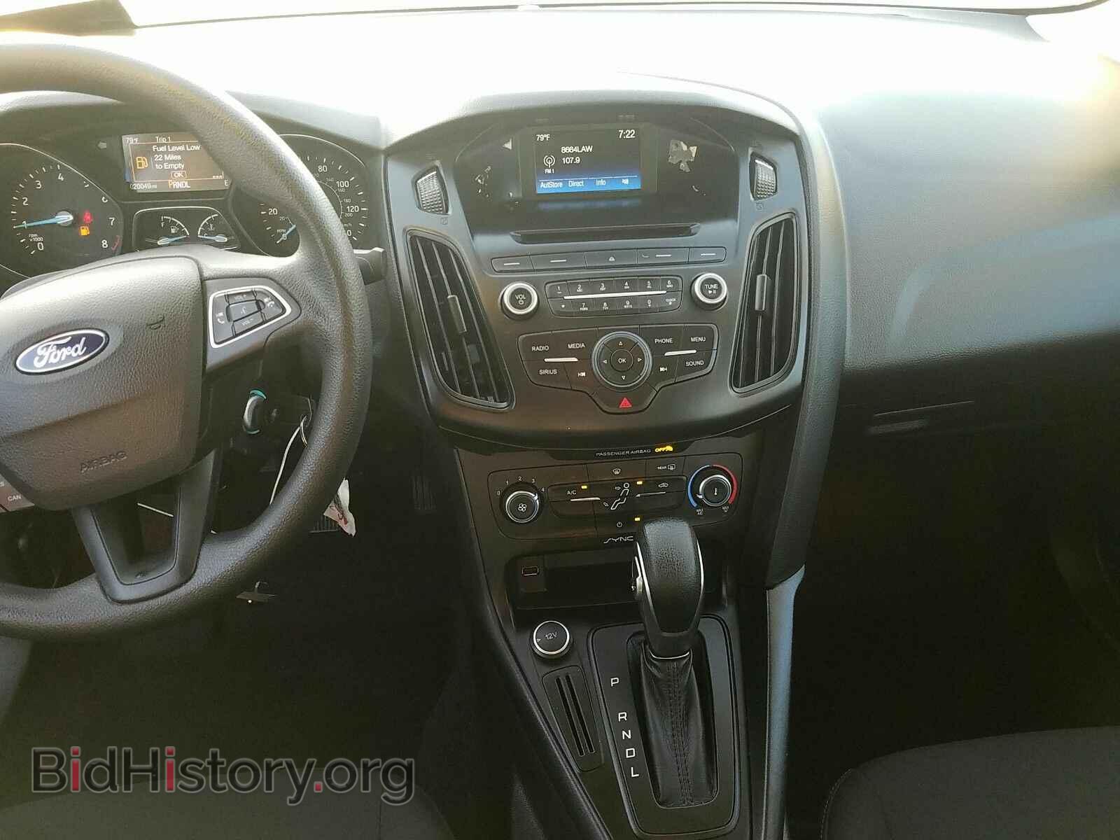 2017 Ford Focus - VIN: 1FADP3F23HL305841 - Photo 4