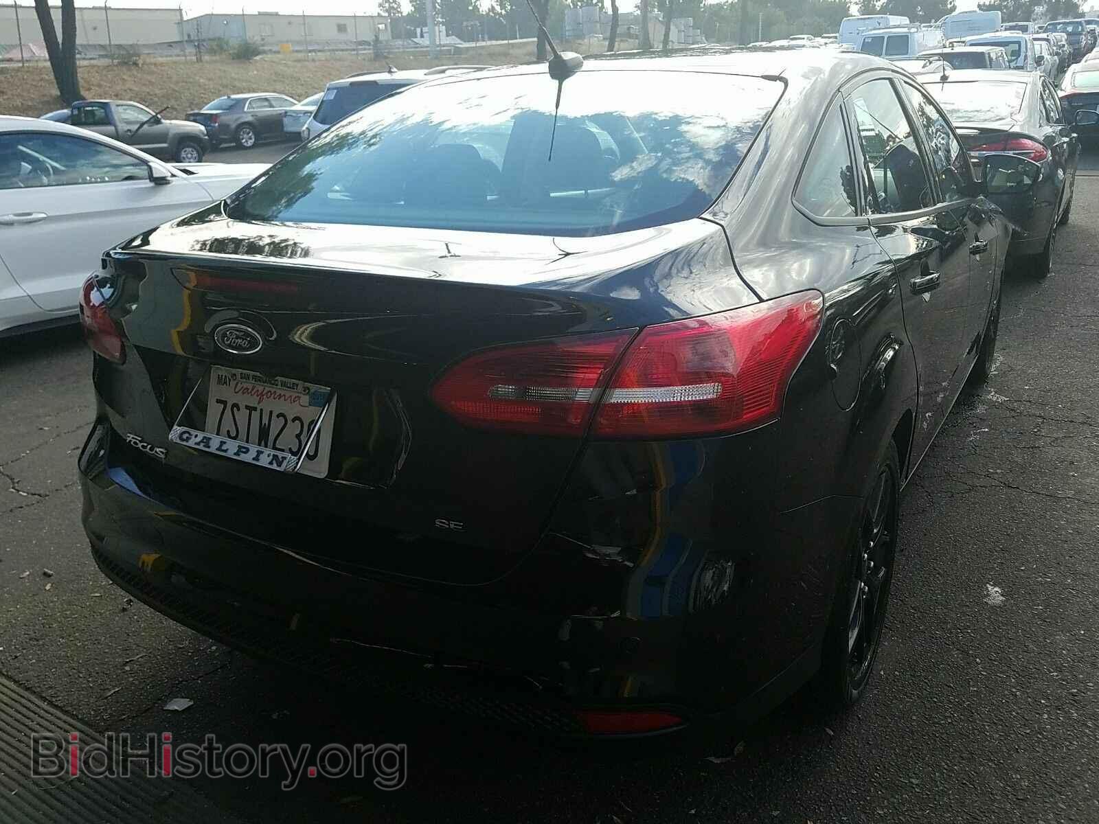 2016 Ford Focus - VIN: 1FADP3F28GL225501 - Photo 2