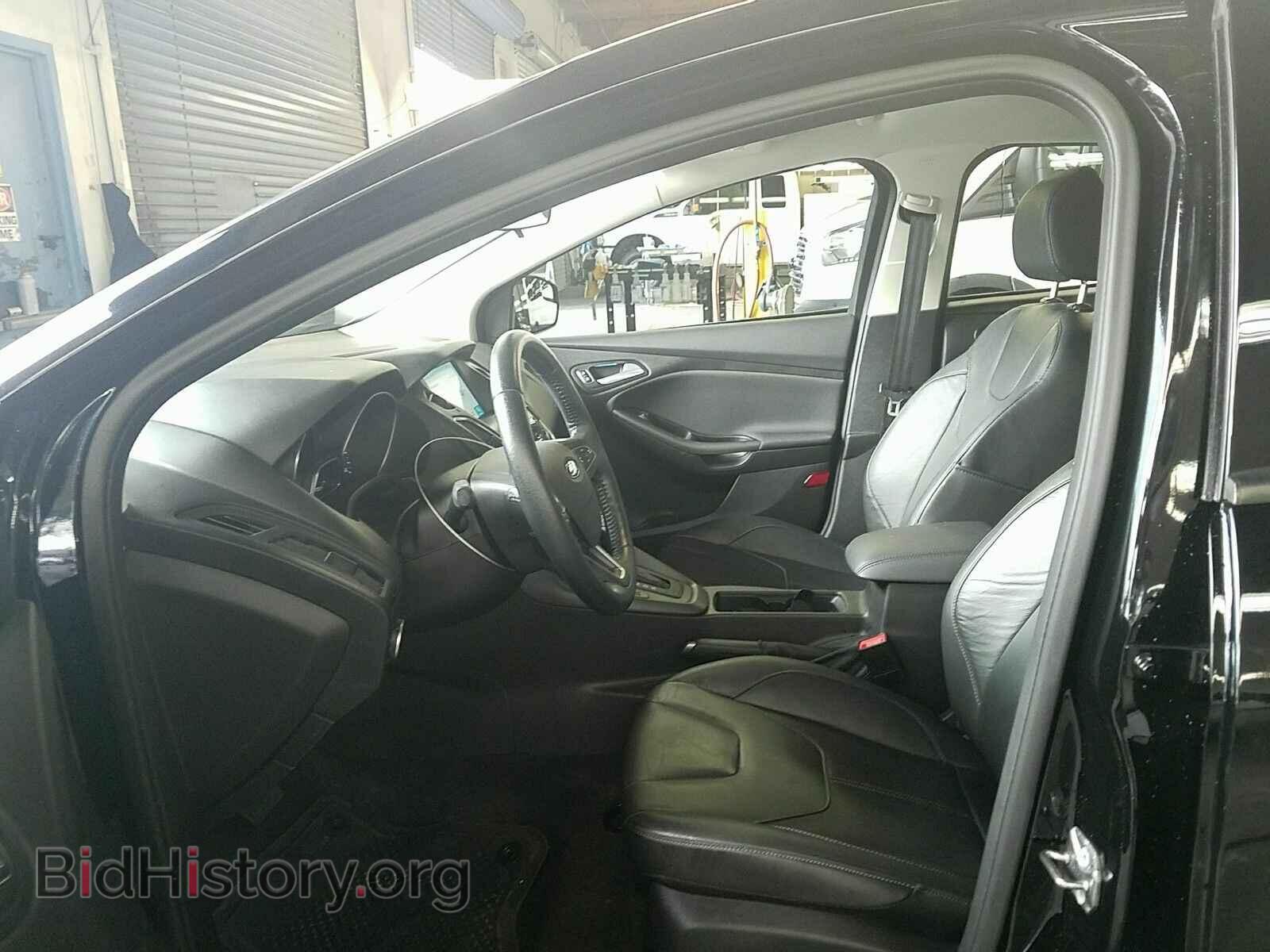 2016 Ford Focus - VIN: 1FADP3F28GL225501 - Photo 3