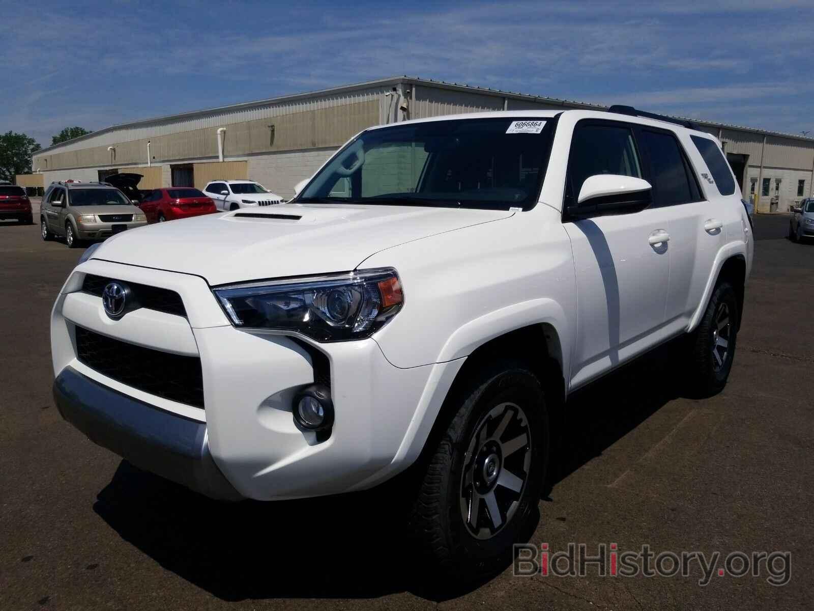 Фотография JTEBU5JR2K5656516 - Toyota 4Runner 2019