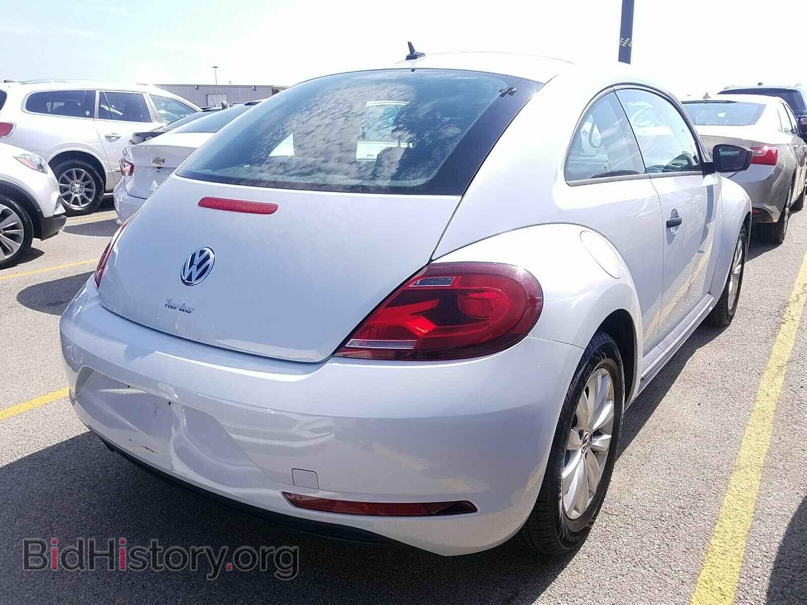 2017 Volkswagen Beetle - VIN: 3VWF17AT6HM626604 - Фото 2