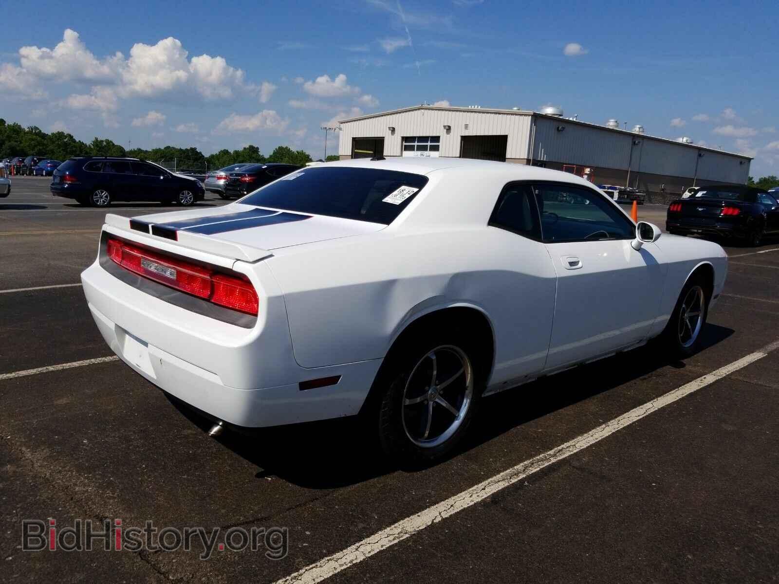 2010 Dodge Challenger - VIN: 2B3CJ4DV7AH321491 - Фото 2