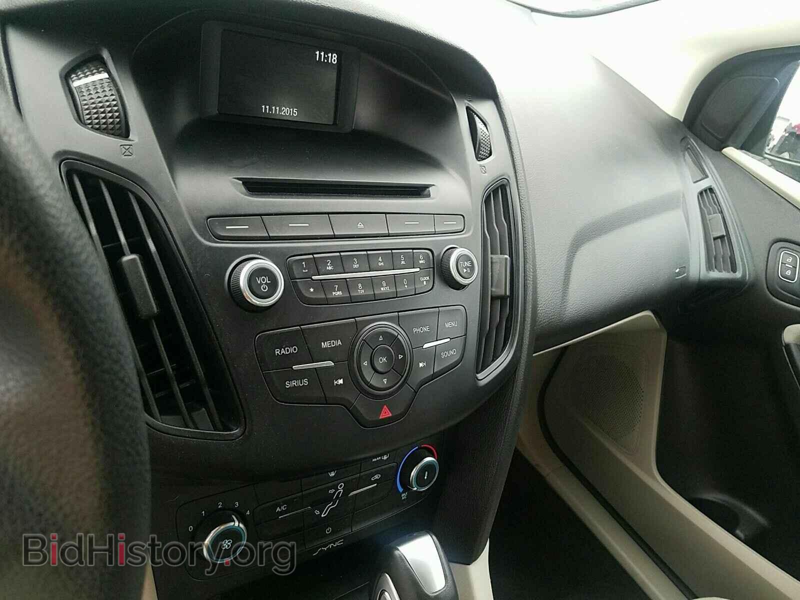 2016 Ford Focus - VIN: 1FADP3K21GL241335 - Фото 4