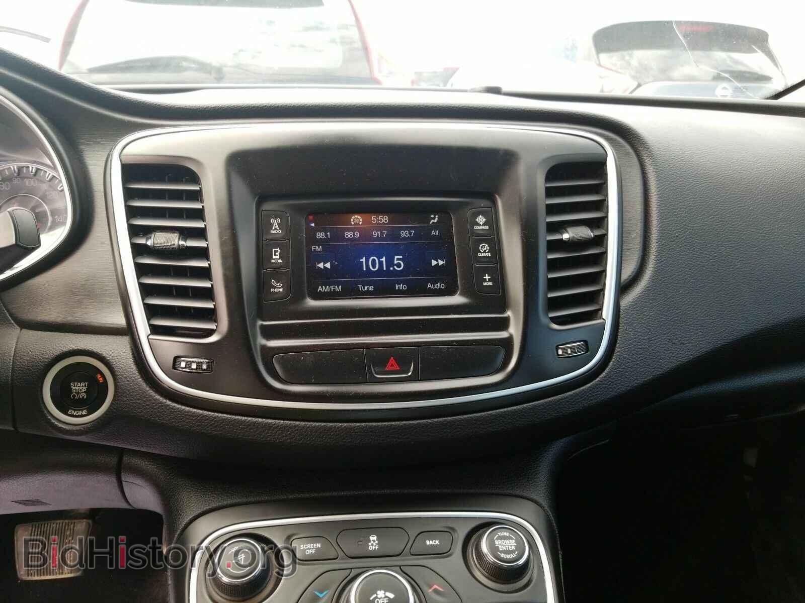 2016 Chrysler 200 - VIN: 1C3CCCAB3GN149834 - Фото 4