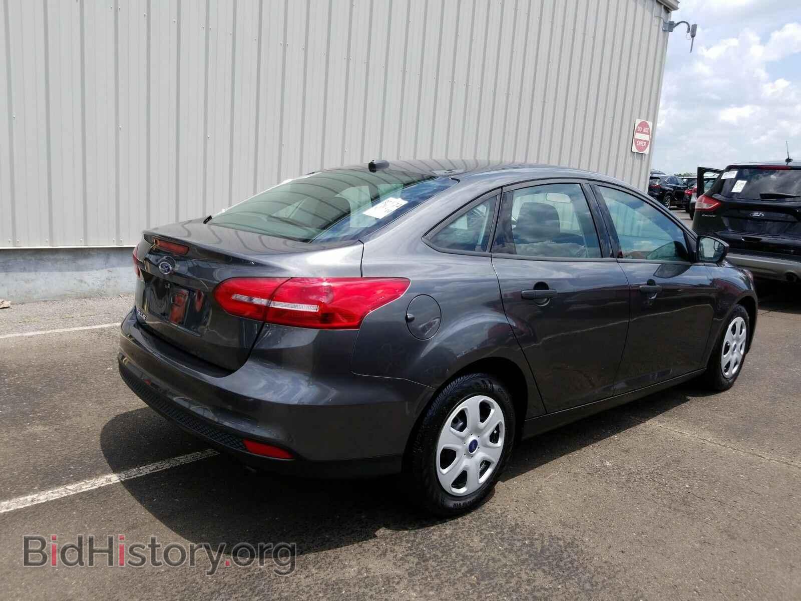 2017 Ford Focus - VIN: 1FADP3E22HL241759 - Photo 2