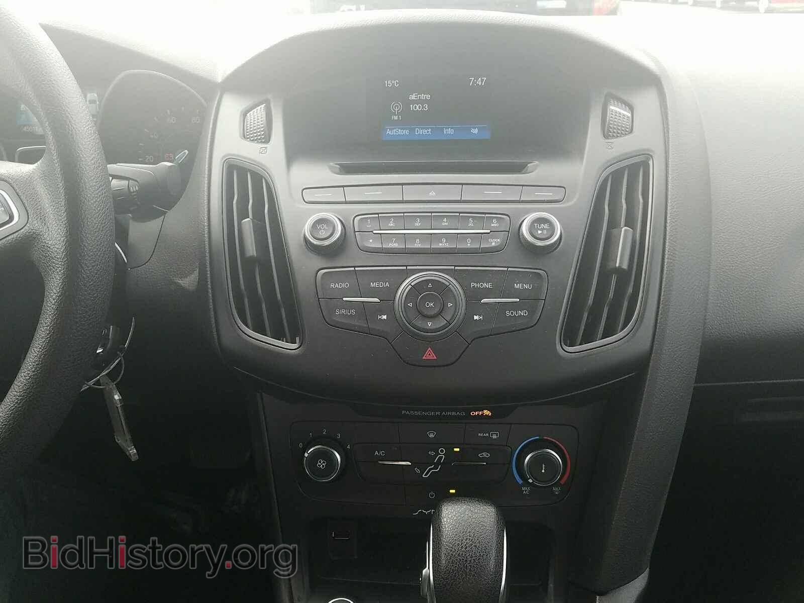 2017 Ford Focus - VIN: 1FADP3F23HL304334 - Фото 4