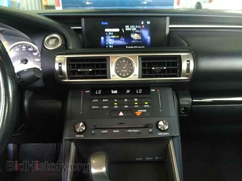 2016 Lexus IS 200t - VIN: JTHBA1D2XG5017424 - Фото 4
