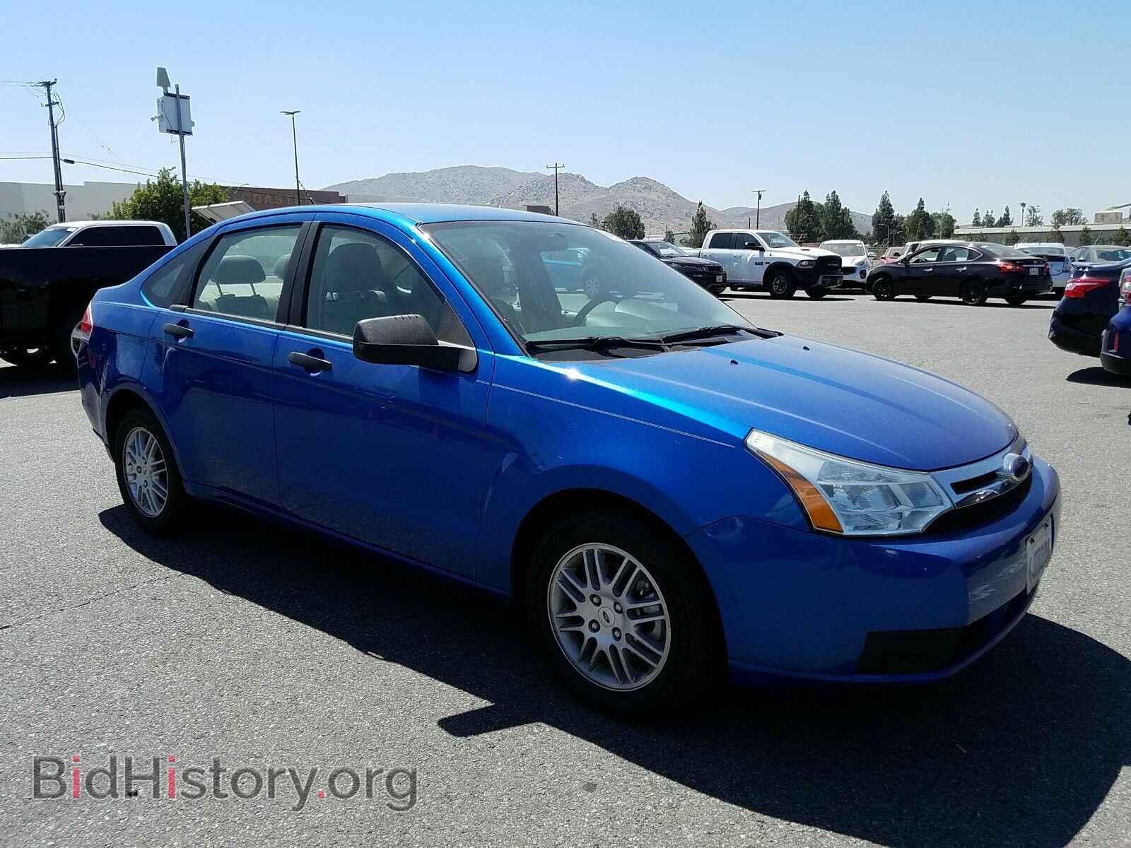 2010 Ford Focus - VIN: 1FAHP3FN0AW110957 - Фото 3