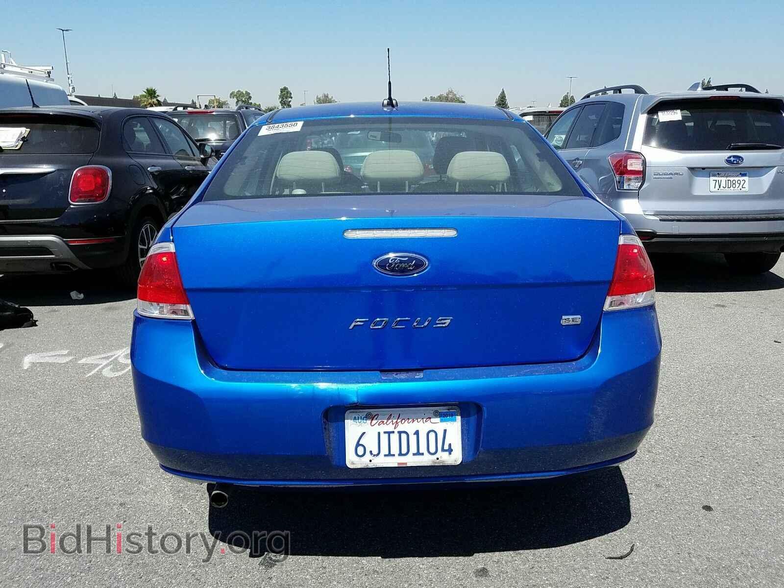 2010 Ford Focus - VIN: 1FAHP3FN0AW110957 - Фото 5