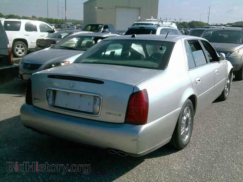 2004 Cadillac DeVille - VIN: 1G6KD54Y84U207487 - Photo 2