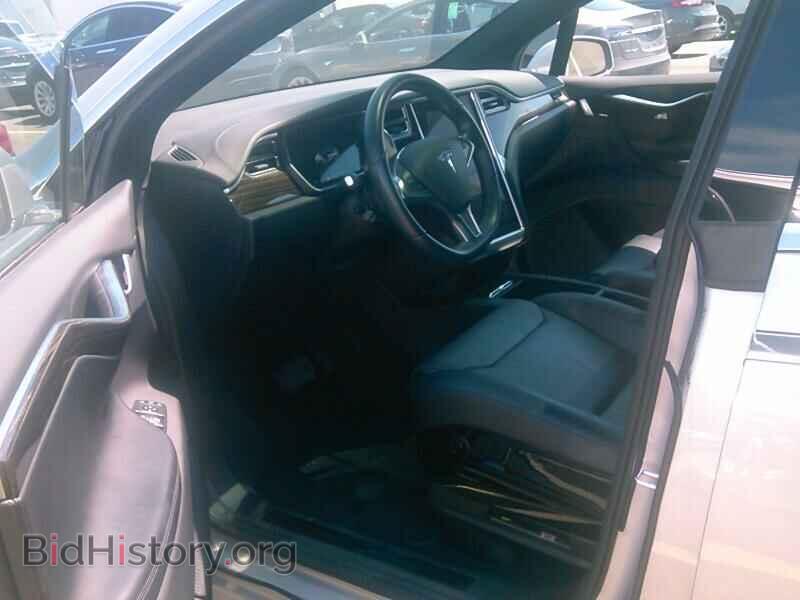 2016 Tesla Model X - VIN: 5YJXCBE20GF005674 - Фото 3