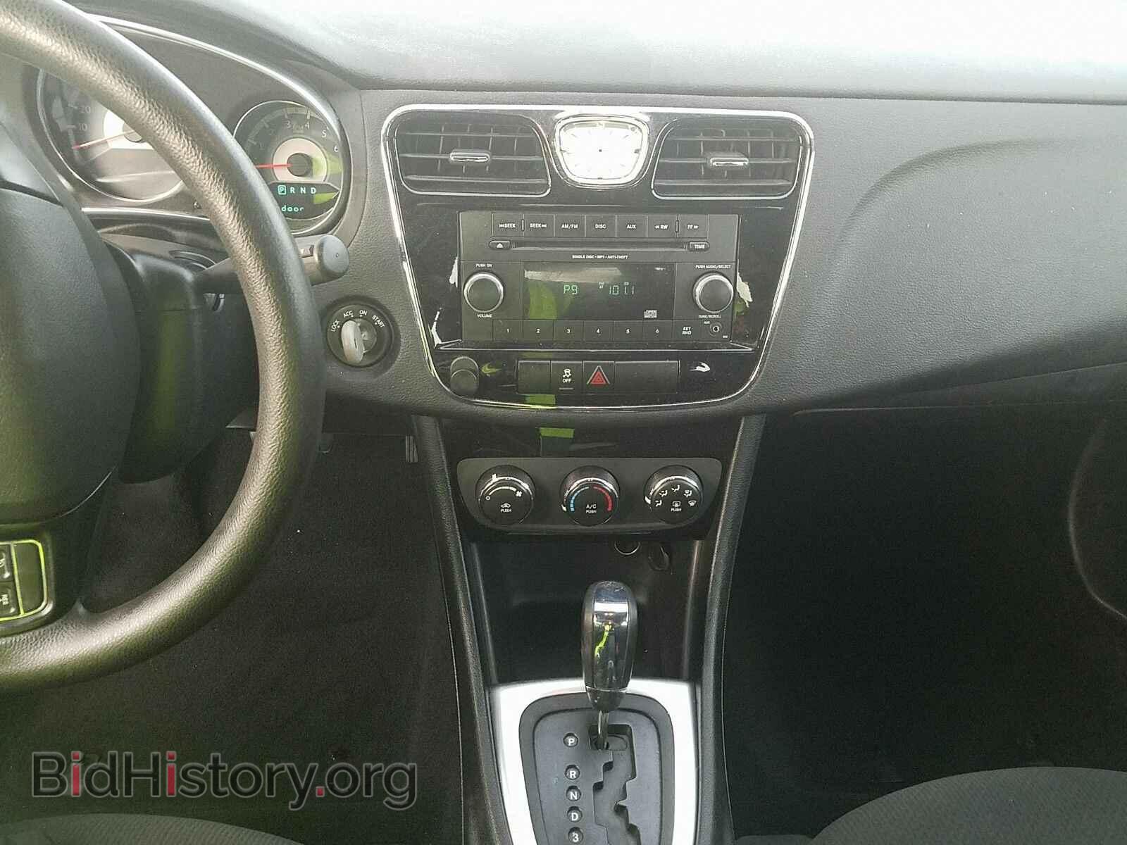 2012 Chrysler 200 - VIN: 1C3CCBAB7CN127145 - Photo 4