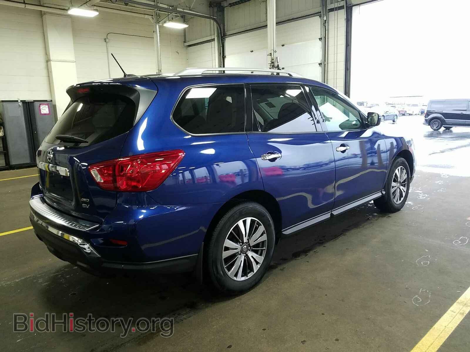 2017 Nissan Pathfinder - VIN: 5N1DR2MM4HC604432 - Фото 2