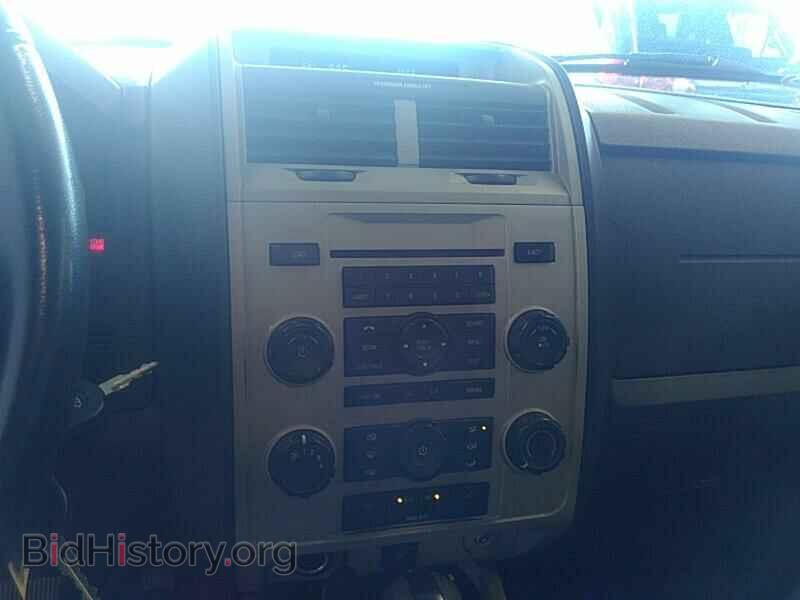 2011 Ford Escape - VIN: 1FMCU9DG0BKA70016 - Фото 4