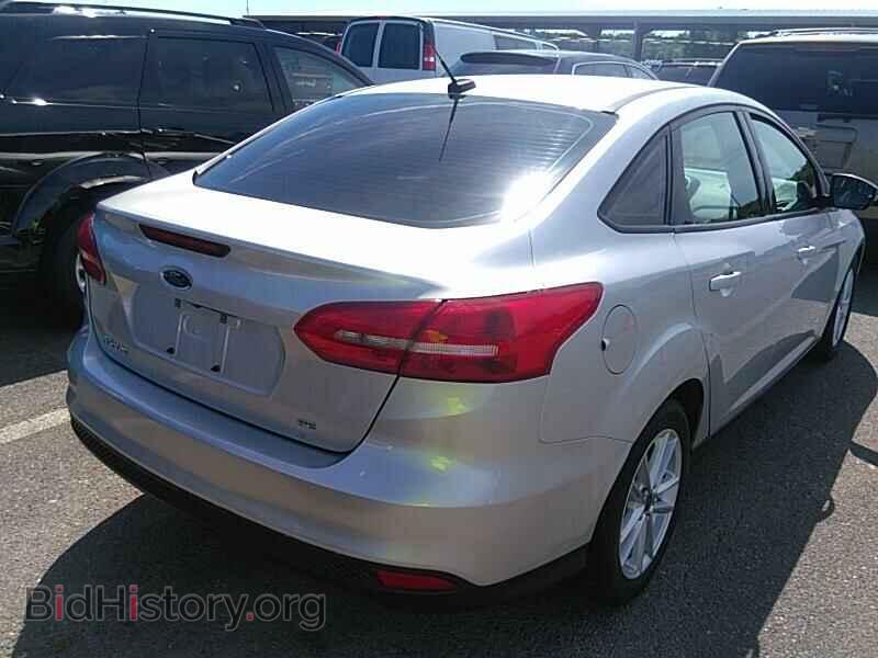 2016 Ford Focus - VIN: 1FADP3F22GL242696 - Фото 2