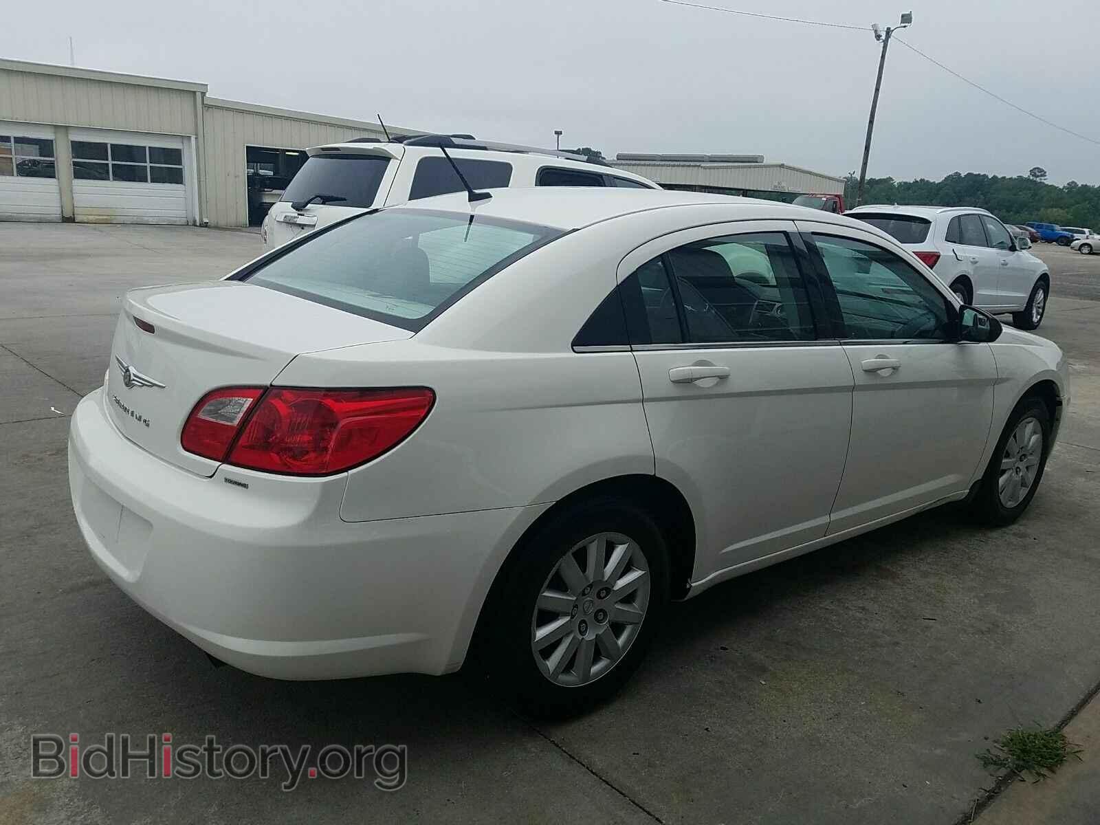 2010 Chrysler Sebring - VIN: 1C3CC4FB9AN207760 - Фото 2