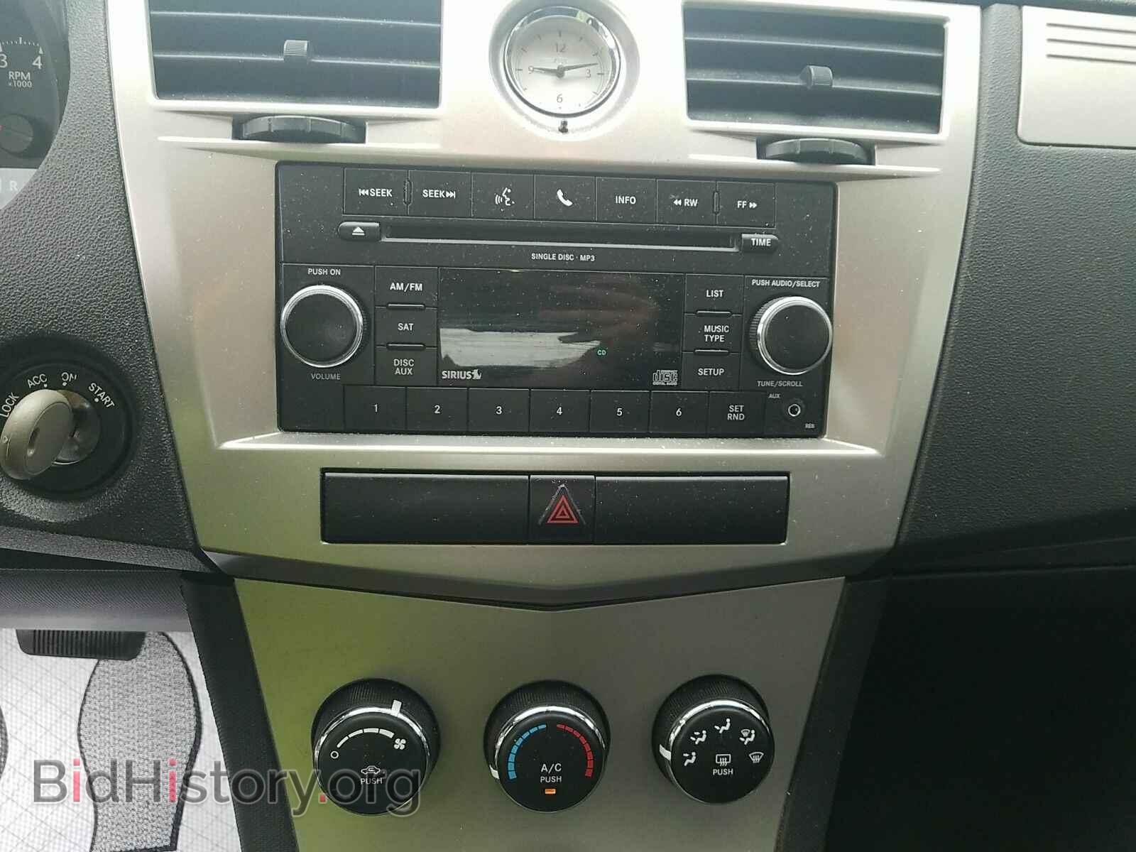 2010 Chrysler Sebring - VIN: 1C3CC4FB9AN207760 - Фото 4