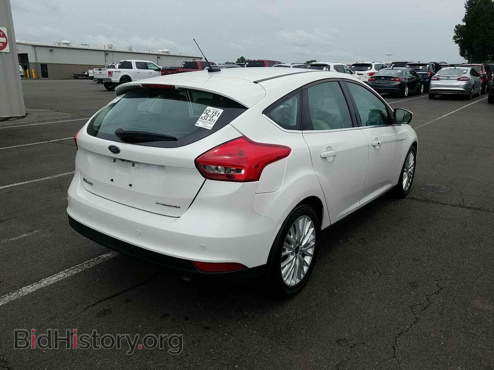 2018 Ford Focus - VIN: 1FADP3N25JL271909 - Фото 2
