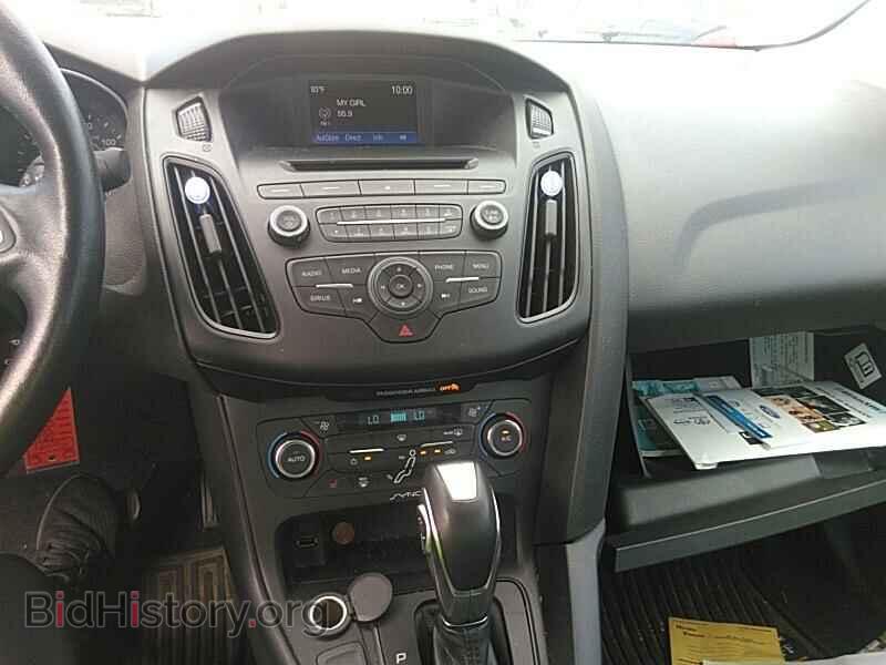 2016 Ford Focus - VIN: 1FADP3FE4GL257808 - Photo 4