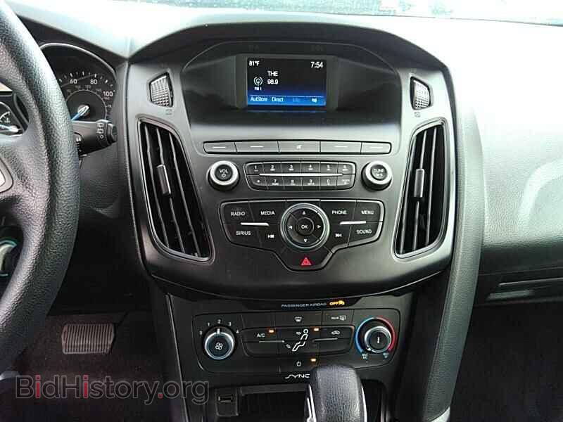 2018 Ford Focus - VIN: 1FADP3K27JL250791 - Photo 4