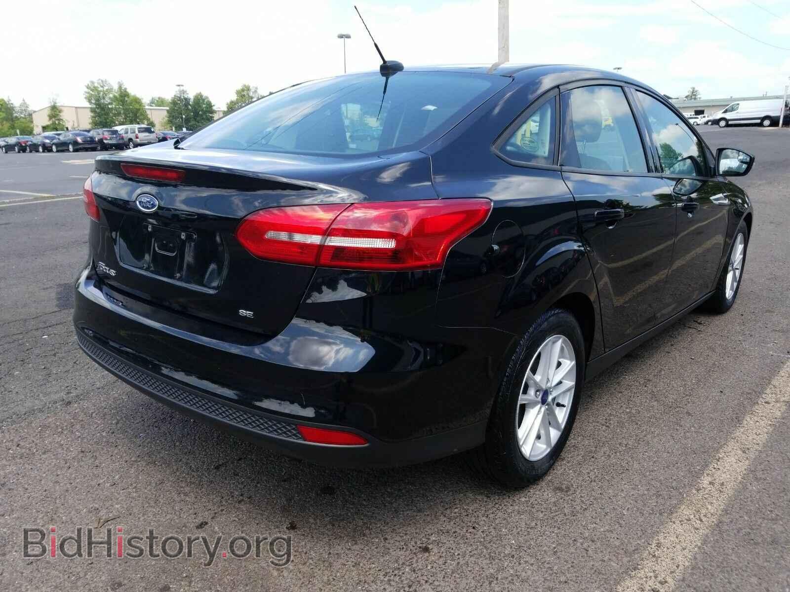2017 Ford Focus - VIN: 1FADP3F21HL311721 - Фото 2