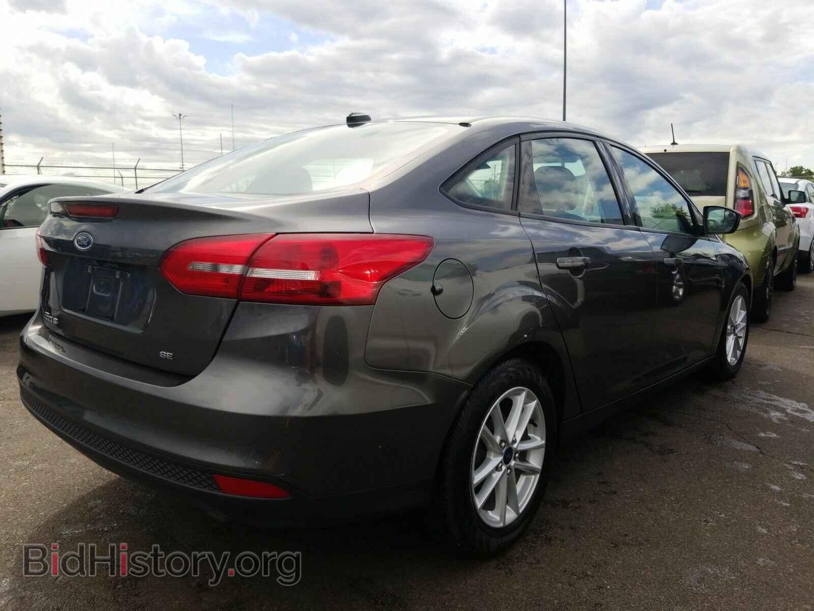 2016 Ford Focus - VIN: 1FADP3F28GL245523 - Фото 2